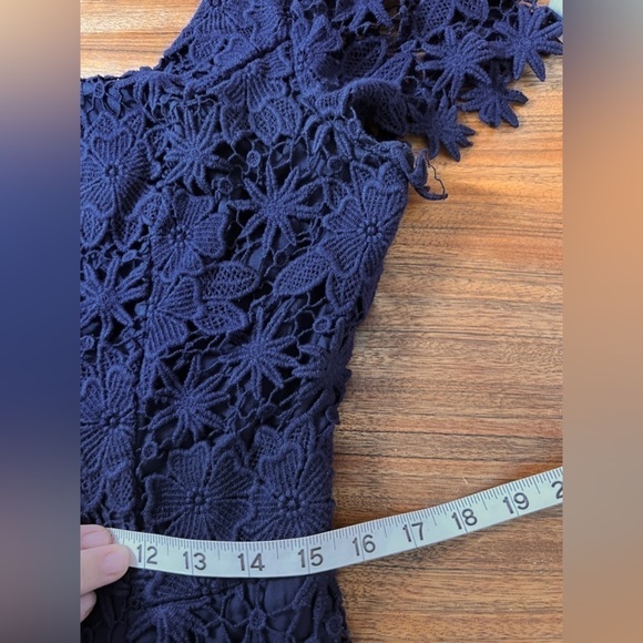 Lilly Pulitzer Marta Dress in True Navy, Truly Floral Lace, Size 10 - Picture 12 of 15